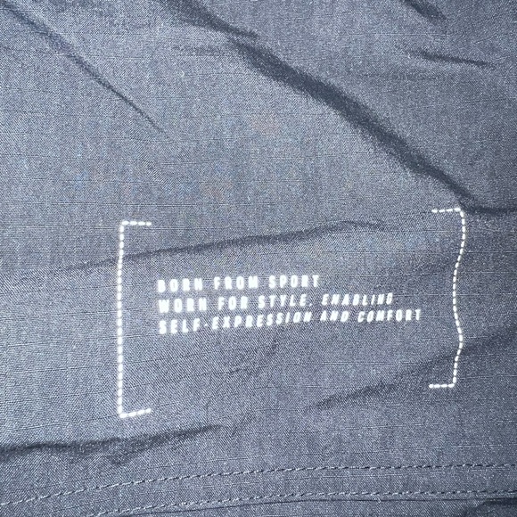 Women’s Medium Adidas Cargo Pants - Picture 8 of 16